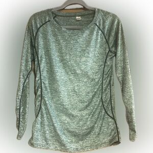 Green Long Sleeve Athletic Top size L fits like a M.